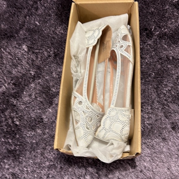 White sparkly flats - Picture 5 of 5